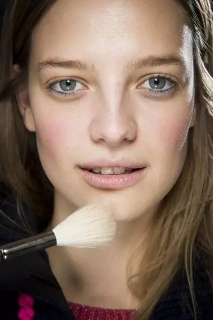 美容护肤半永久定妆,美容护肤定妆粉