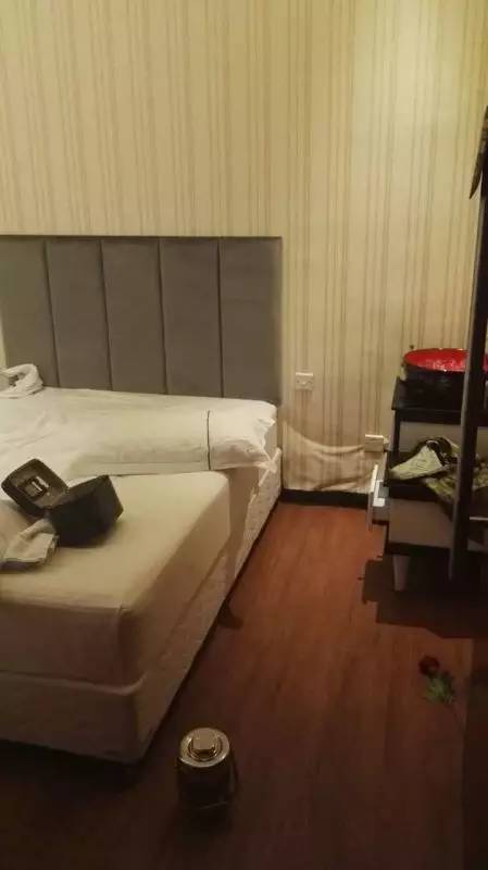 休闲会所技师一月能挣多少,颜值高的足疗技师收入