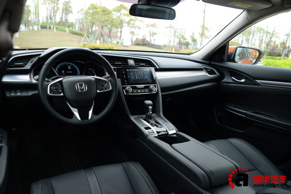 本田十代思域下雨天试驾,东风本田第十代思域试驾