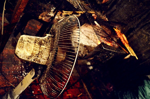 喝啤酒撸串是全世界的事儿