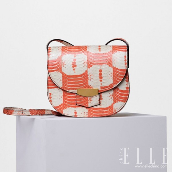 星包潮搭Vol.26：你想要的20只最新包包，表姐刘雯都集齐了！