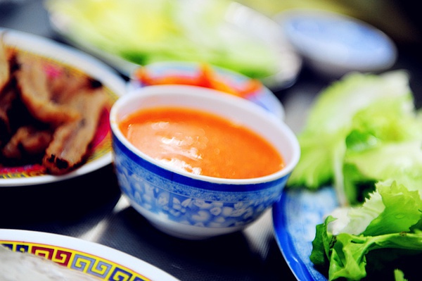 喝啤酒撸串是全世界的事儿