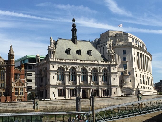 【已完结】英格兰苏格兰18日游记——美景、历史、足球、文化全体验（含挡风玻璃损坏以及车胎被扎处理经过）