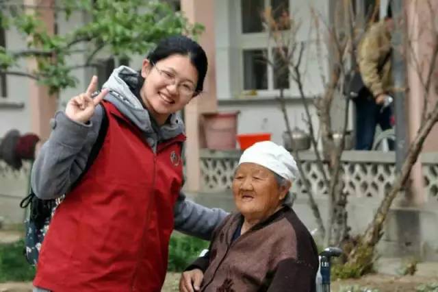 人工耳蜗听到的声音究竟是啥样的 (人工耳蜗听到的声音到底是怎样的)