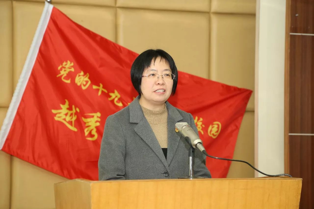 这节课火了！“小红楼”今天又闻宣讲声——“越秀先锋”十中开讲