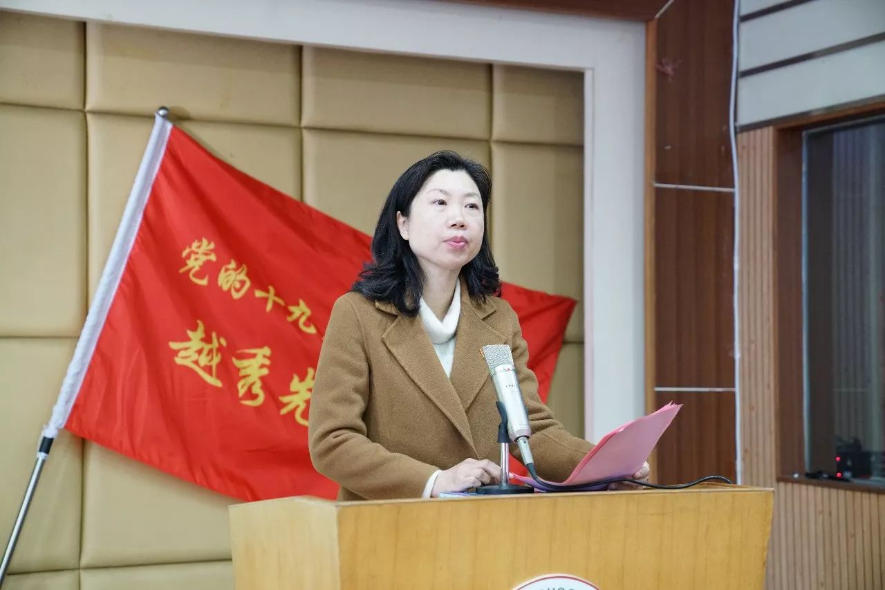 这节课火了！“小红楼”今天又闻宣讲声——“越秀先锋”十中开讲