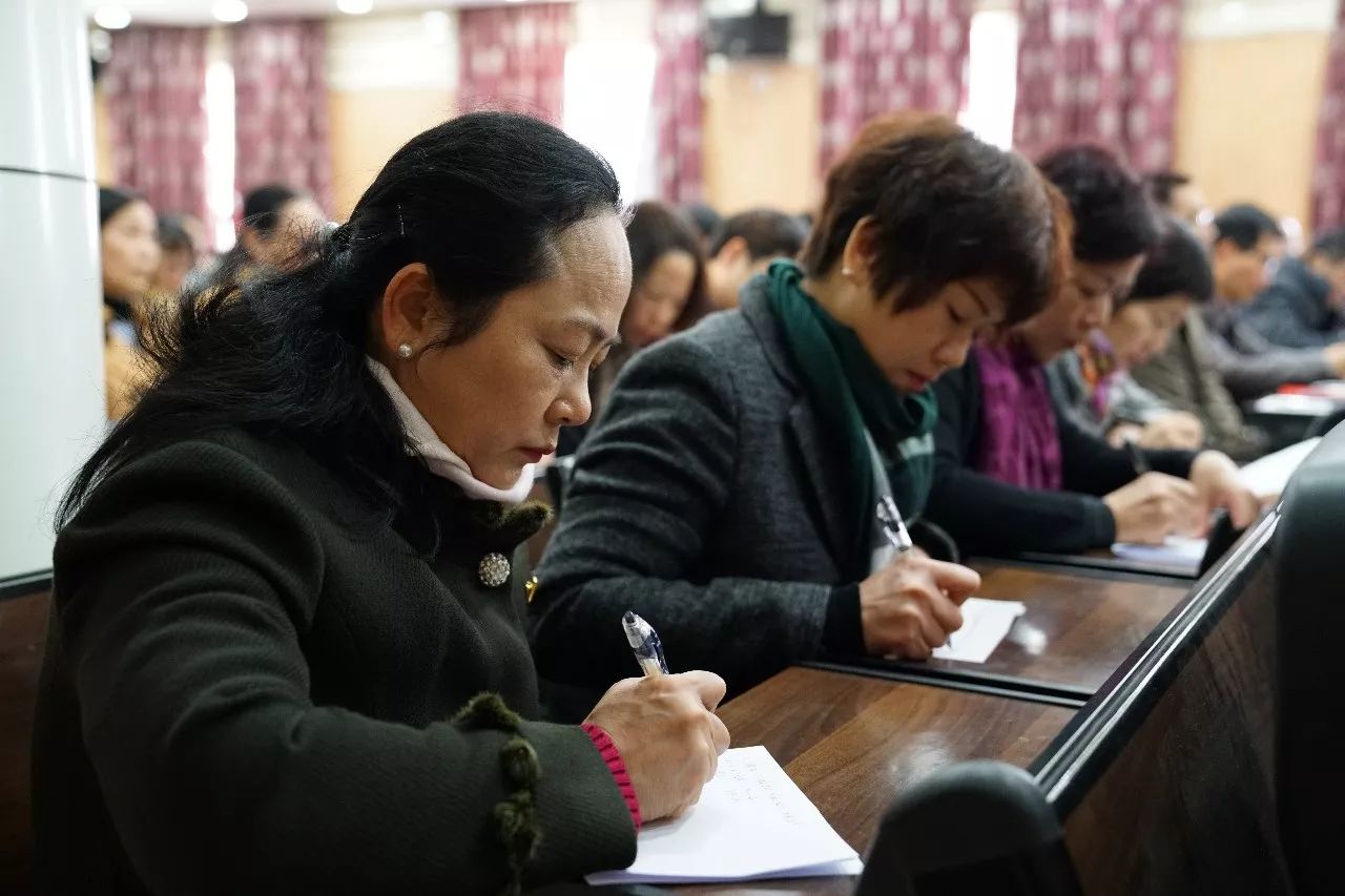 这节课火了！“小红楼”今天又闻宣讲声——“越秀先锋”十中开讲