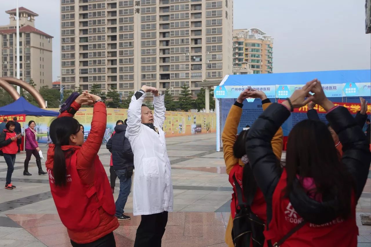 百余名专家云端为民义诊,24小时在线义诊千名医院权威专家