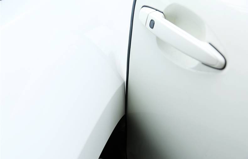 新车有防撞条,新车防剐蹭防撞条