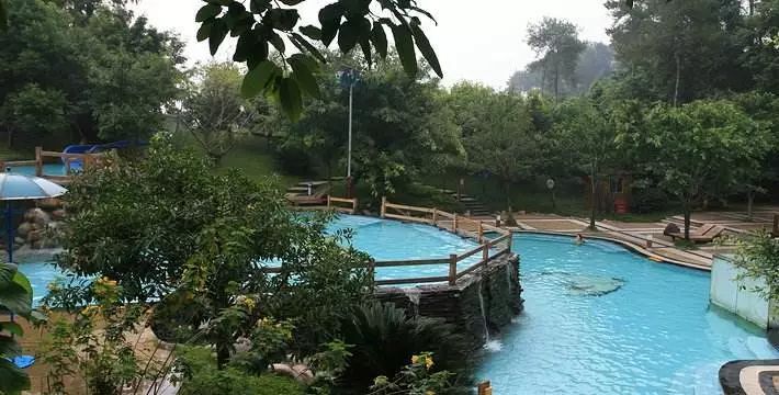 青城山私汤雪景温泉酒店,剑河仰阿莎温泉小镇雪景