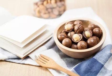 哈喇子有味道有什么危害,腊肠有哈喇味能吃致癌吗