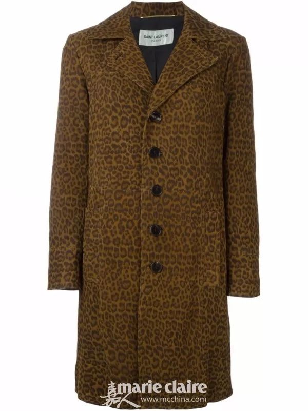 大衣配运动鞋怎么穿才不老气,大衣运动鞋过年穿得体又好看