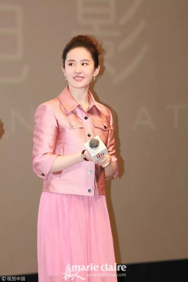 你不要过圣诞节了，你衣品不够