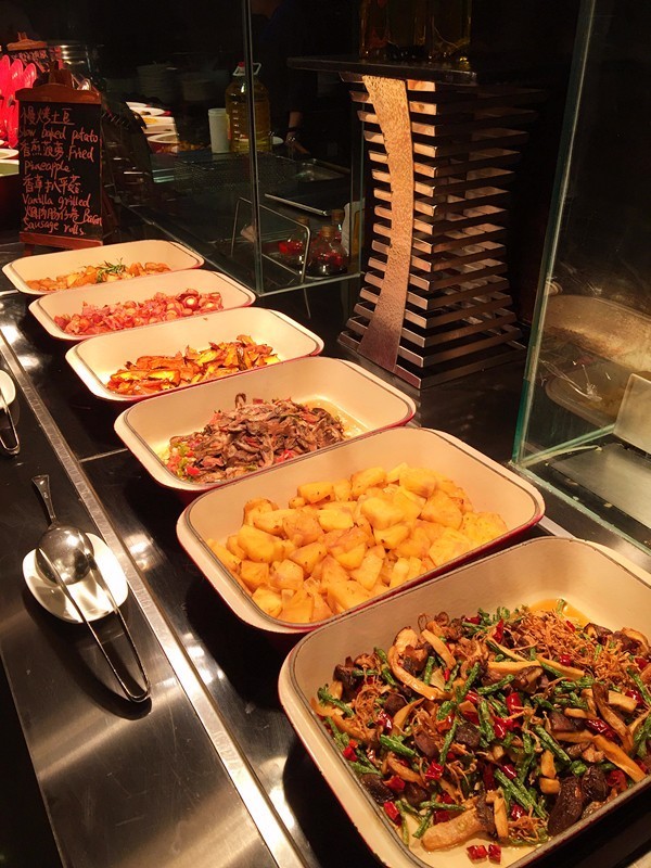 在青岛吃一顿饭多少钱,在青岛吃一顿海鲜烧烤多少钱