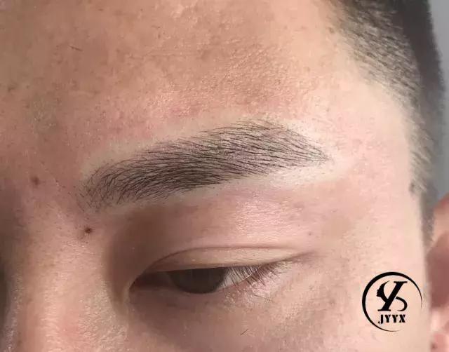 男士仿真眉视频,男士永久仿真眉操作过程