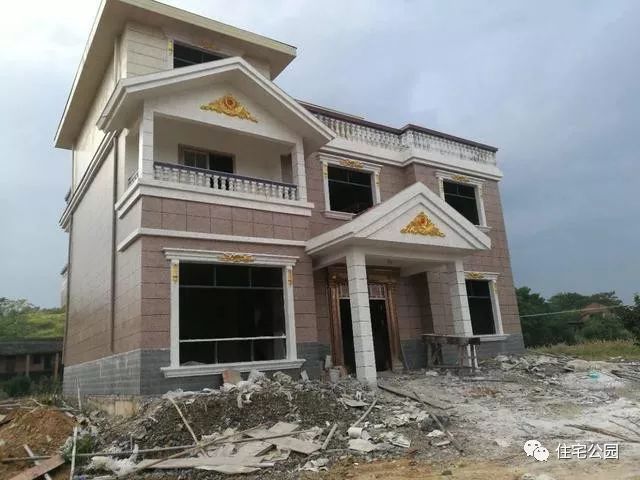 为父母在老家盖房花45万,为父亲放弃80万年薪回农村