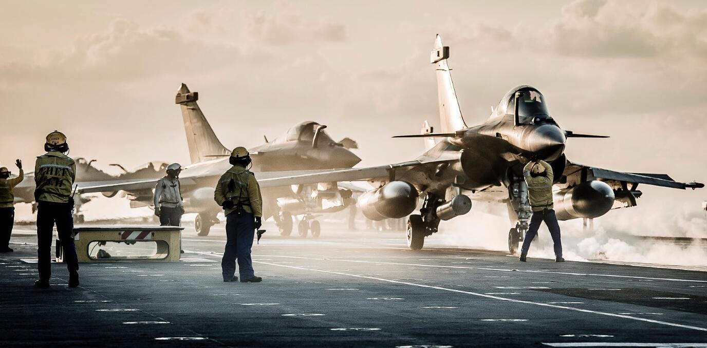 卡塔尔6个月花掉230亿美金买*火军**，烧钱程度印度也比不上