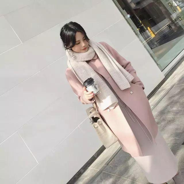 今年流行的毛呢外套怎么搭配,最洋气的格子毛呢外套