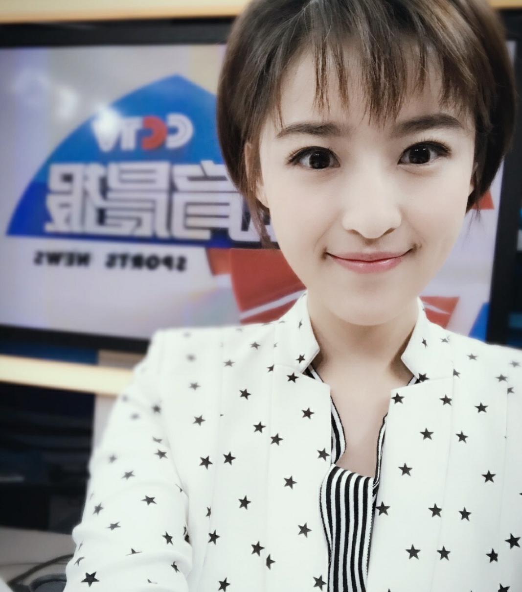 女足球主持,足球女主持人最好看的是哪个