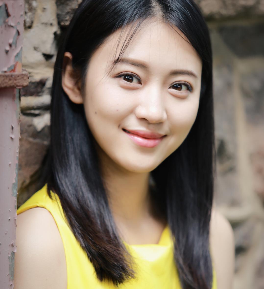 女足球主持,足球女主持人最好看的是哪个