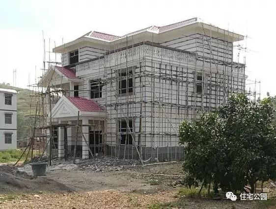 为父母在老家盖房花45万,为父亲放弃80万年薪回农村