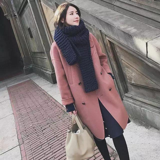 今年流行的毛呢外套怎么搭配,最洋气的格子毛呢外套