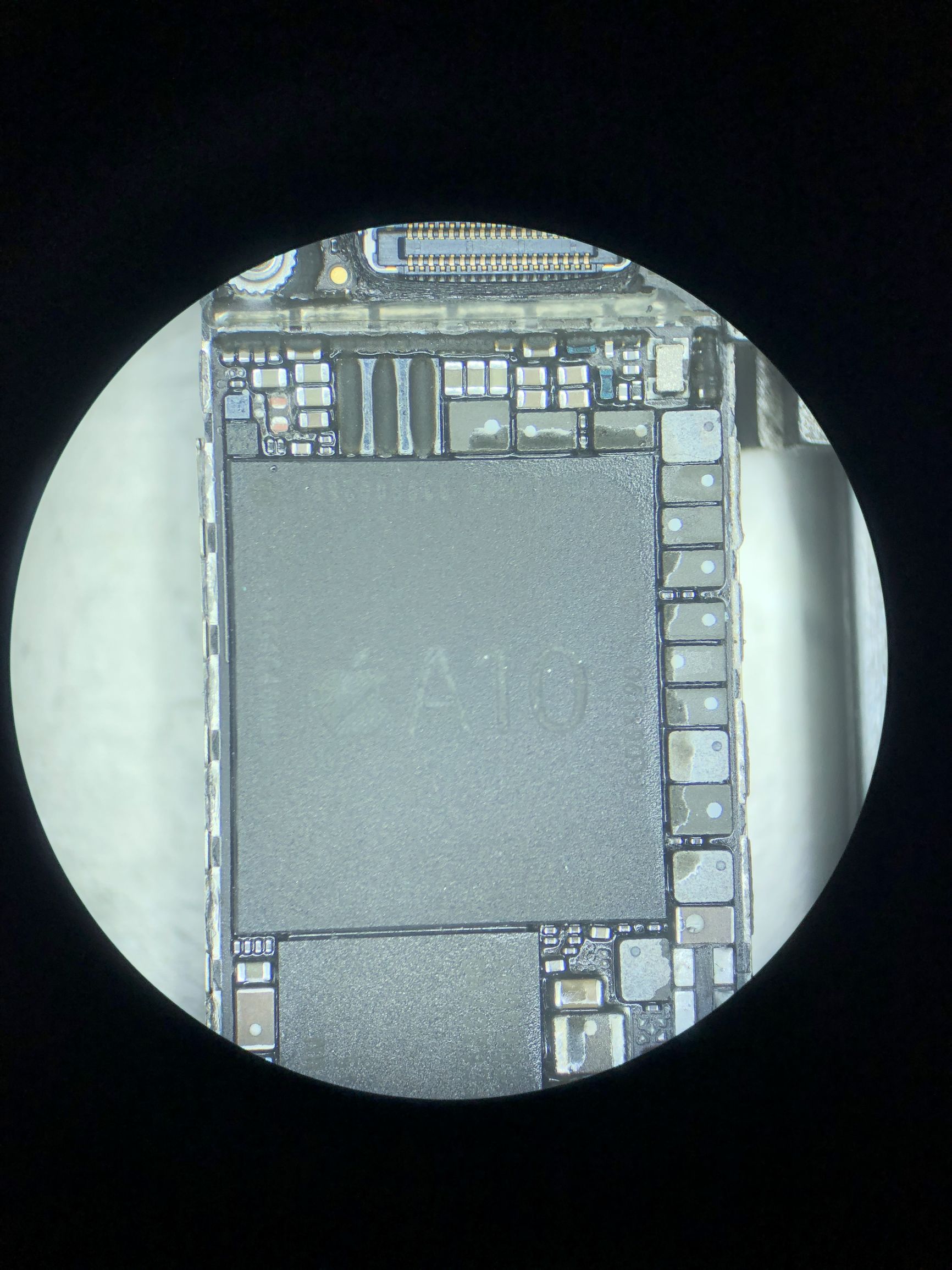 iphone7p突然关机无法开机,iphone7p摔了一下老是重启咋回事