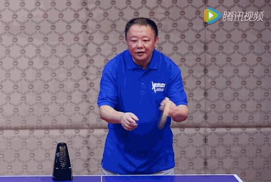 你犯了一个基础动作的大忌，不多加注意就完了！-乒乓找教练