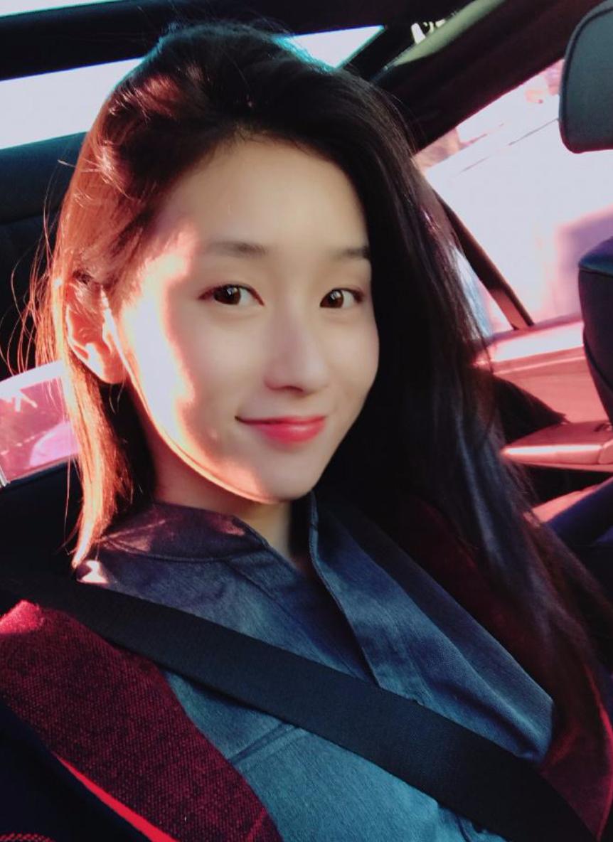 女足球主持,足球女主持人最好看的是哪个