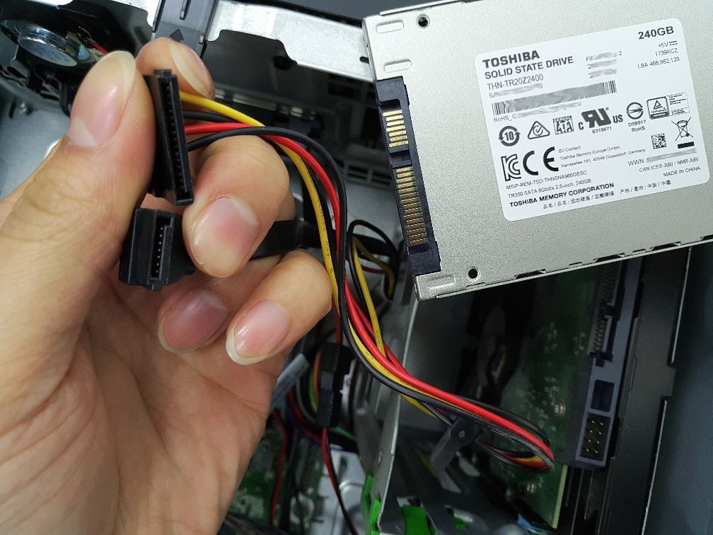 64层3DBiCSFLASH™SSD—东芝TR200固态硬盘简测