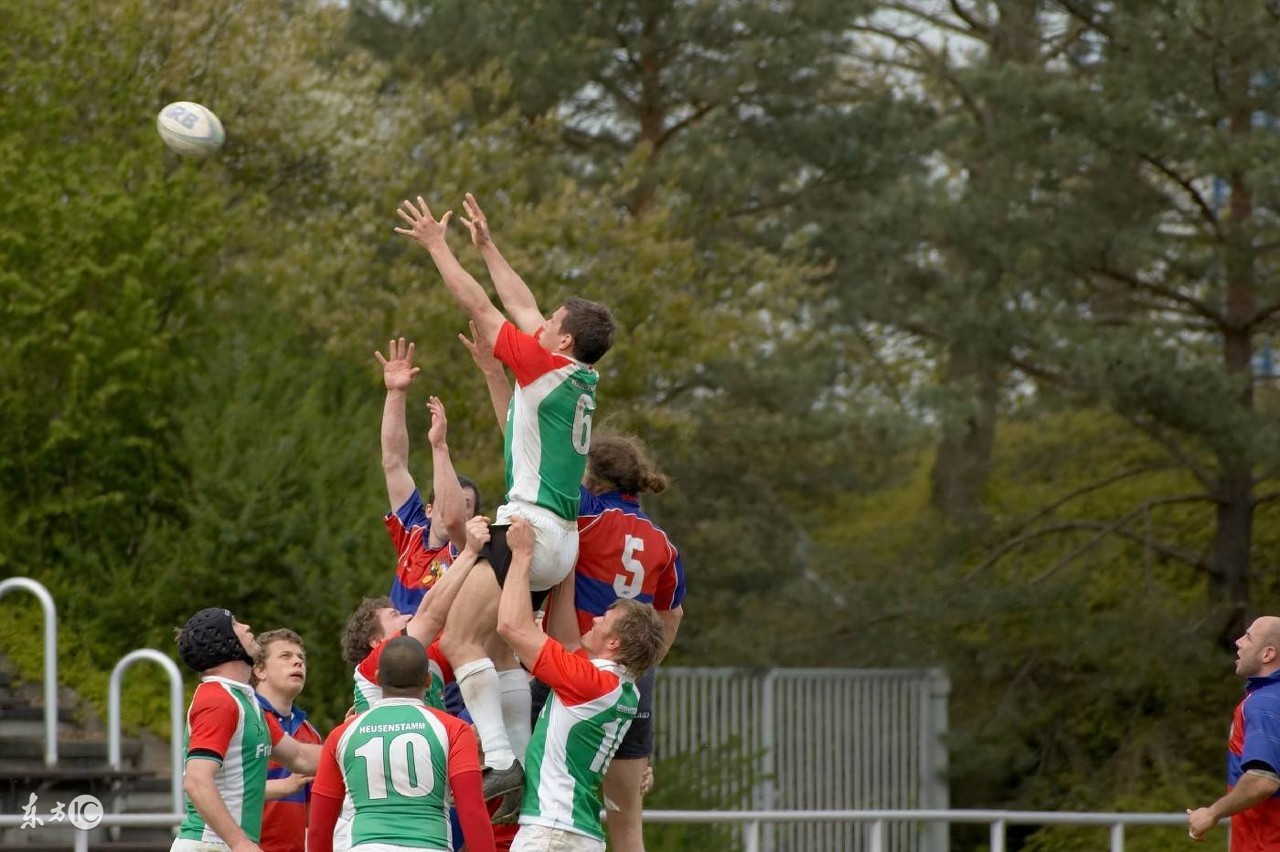 美式橄榄球比赛服装,美式橄榄球比赛穿什么