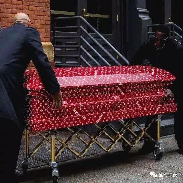 劳力士supreme同名款,劳力士联名supreme迪通拿