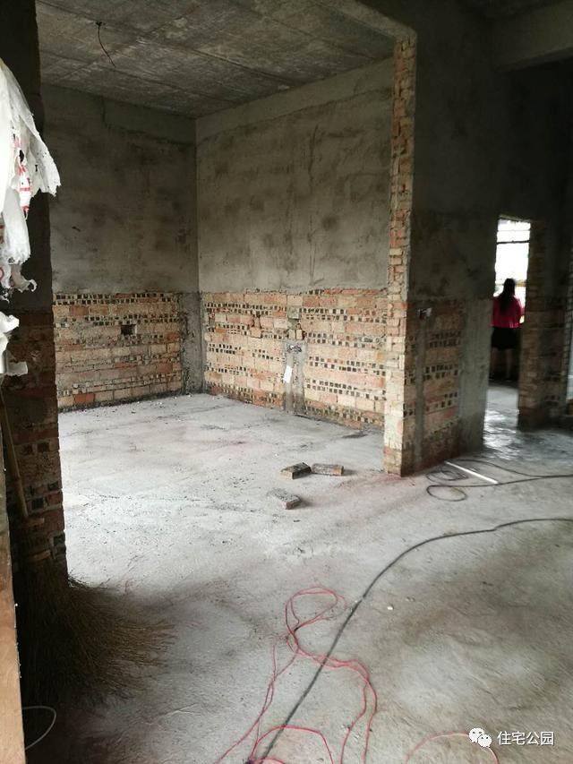 为父母在老家盖房花45万,为父亲放弃80万年薪回农村