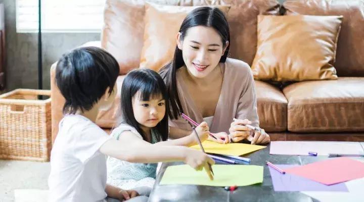 再忙也要参加家长会的四个理由,家长会有必要父母每次都参加吗