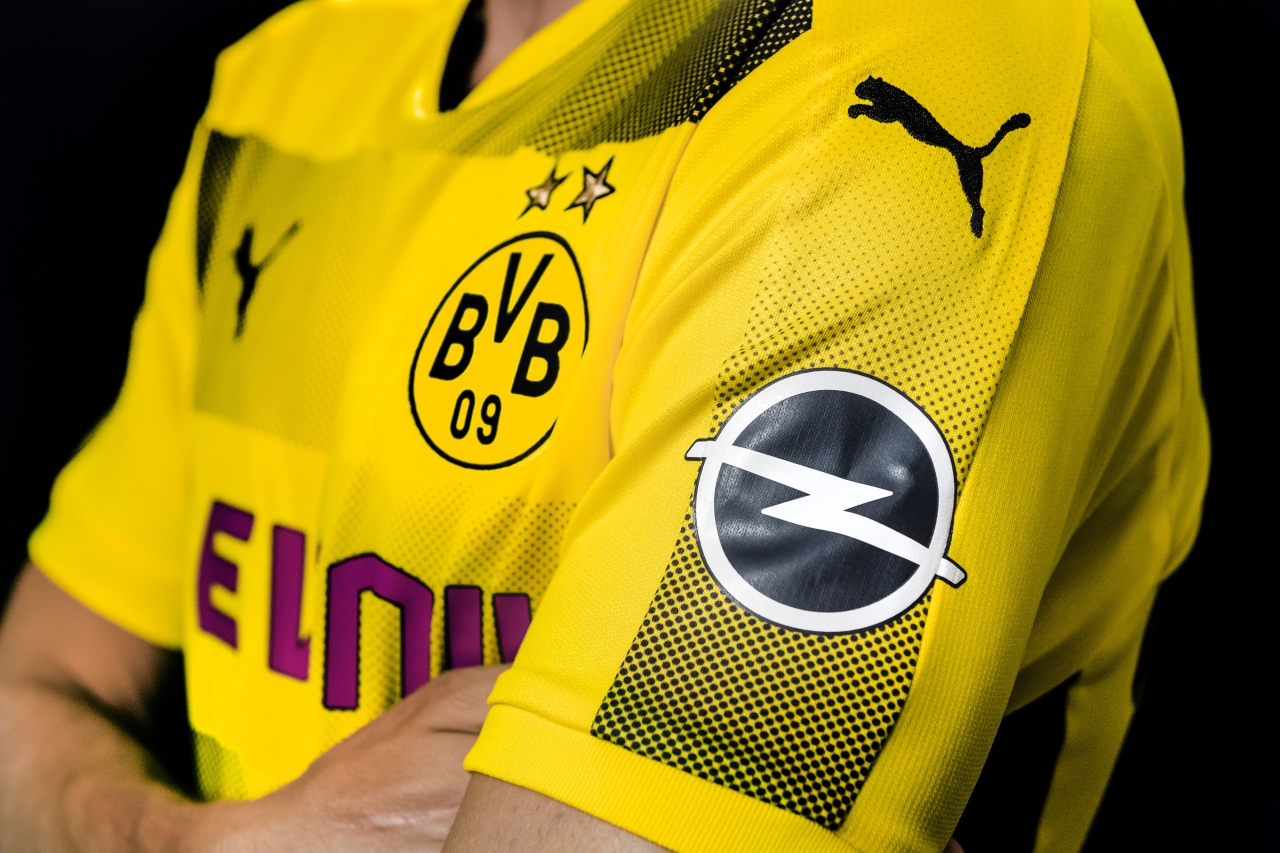 拜仁哪款球衣最好,拜仁球衣广告是什么