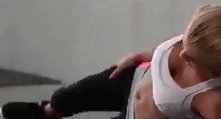 平板支撑腹部紧致训练,练腰练臀的动作平板支撑