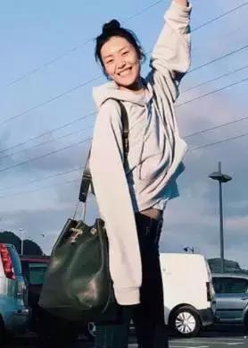 刘雯每月收入多少钱,刘雯收入2018排第几