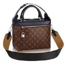 刘雯每月收入多少钱,刘雯收入2018排第几