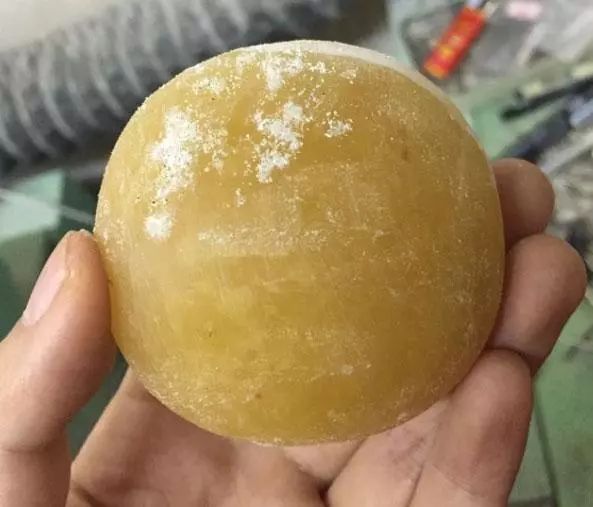 蜜蜡开料加工的直播间,顶级蜜蜡开料