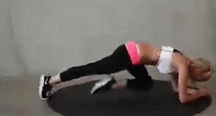 平板支撑腹部紧致训练,练腰练臀的动作平板支撑