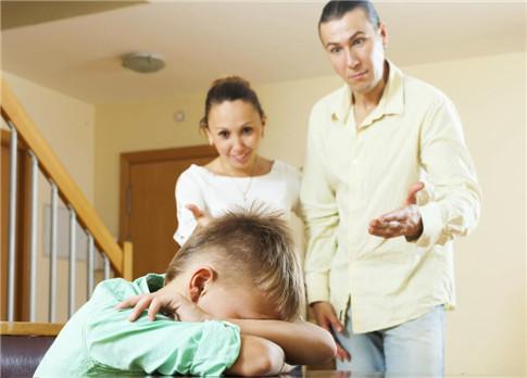 二胎来了老大受冷落,二胎来了老大怎么办