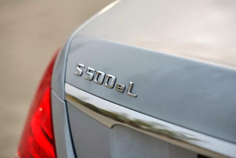 快拿小本儿记笔记,梅赛德斯凭什么连吃了四年鸡?|张小鹅频道