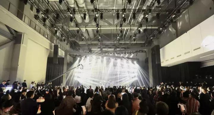 网红走红毯过程,佛系网红走红毯