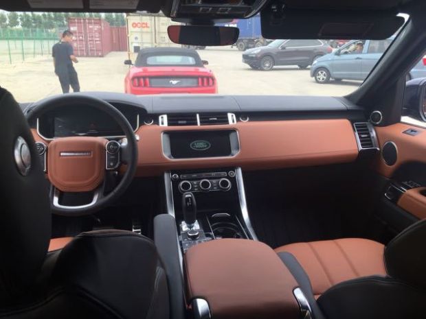 揽胜标轴和揽运后排空间,揽胜运动版phev和揽运