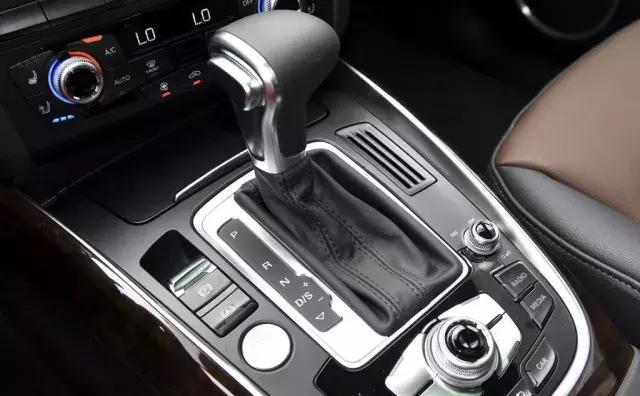 q5鐜板湪閫備笉閫傚悎鍏ユ墜,鏂版q5杞︿富鐪熷疄鎰熷彈