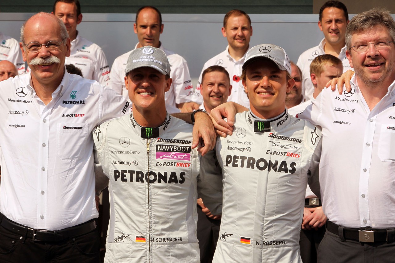 快拿小本儿记笔记,梅赛德斯凭什么连吃了四年鸡?|张小鹅频道