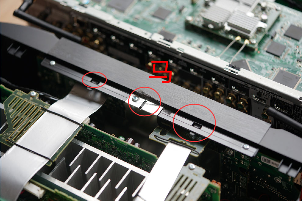 天龙AVR-X6400H和马兰士SR6012拆解!谈两台相差一万的AV功放区别