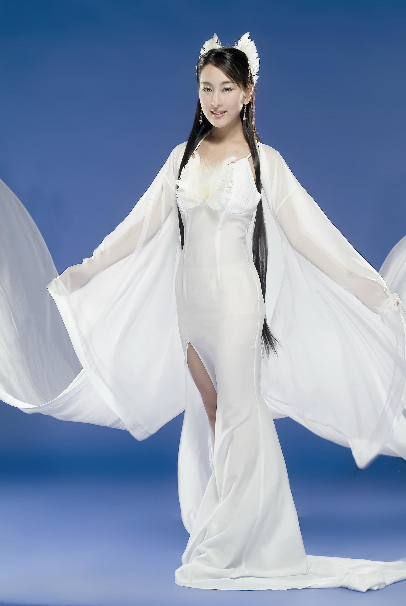 裙裾翩飞,裙裾意境的图片