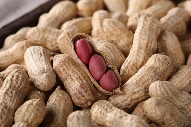 花生过敏的自然疗法,过敏体质的人吃了花生是什么症状