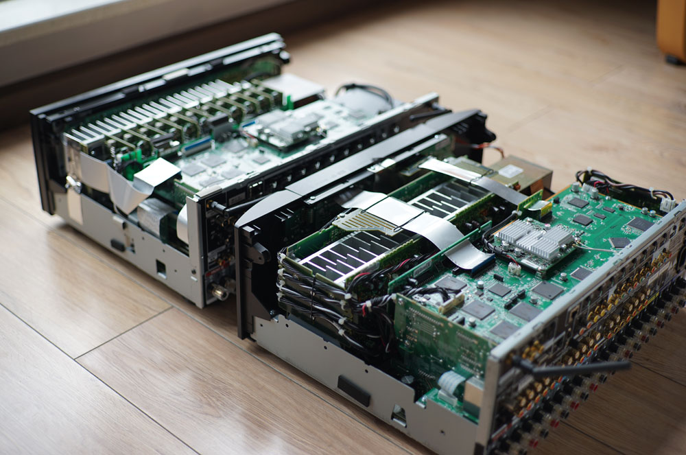 天龙AVR-X6400H和马兰士SR6012拆解!谈两台相差一万的AV功放区别